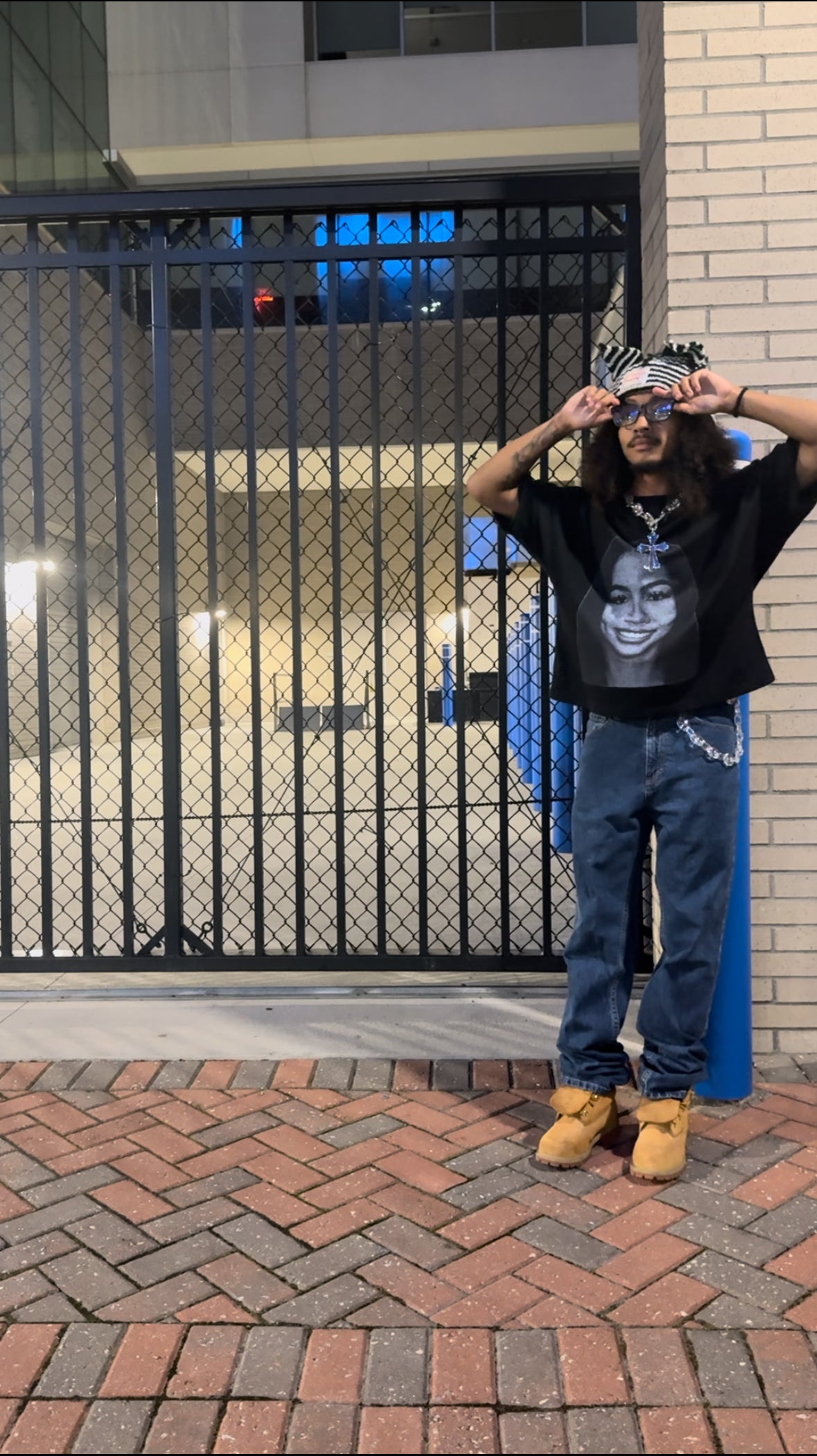 Free Thug Tee cropped box tee